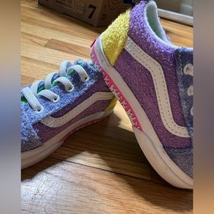 VANS toddler RARE Anderson Paak size 7.0 NWOT. Fuzzy, Old Skool,  elastic!